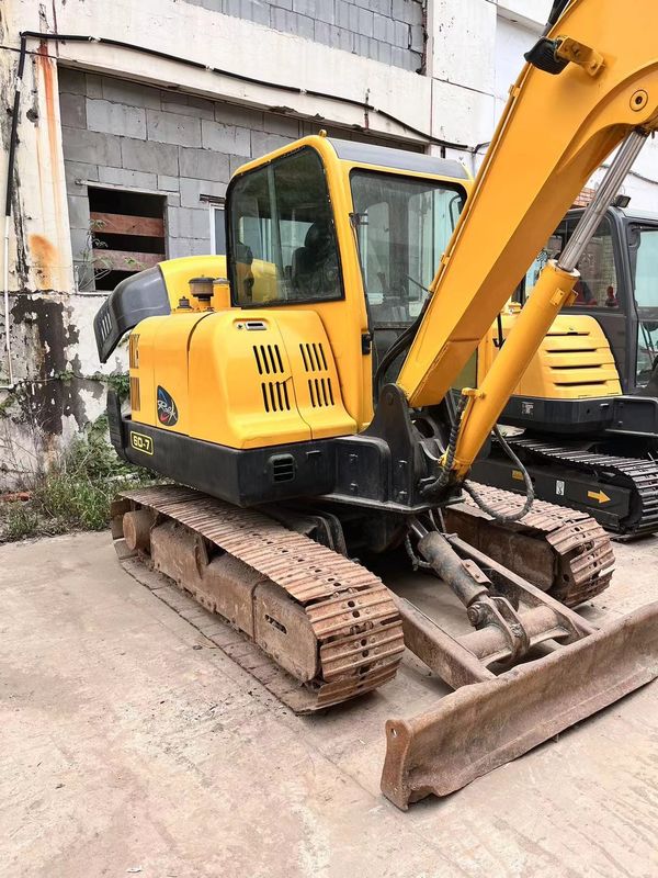 Χρησιμοποιημένο Hyundai R60 χωρητικότητα κουβάς Max. 0.18 M3 5.6m μήκος μεταφοράς