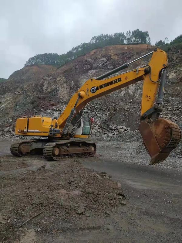 Χρησιμοποιήθηκε Liebherr R944 έτοιμη για δουλειά και έμπειρη Γερμανική εισαγόμενη σε καλή κατάσταση