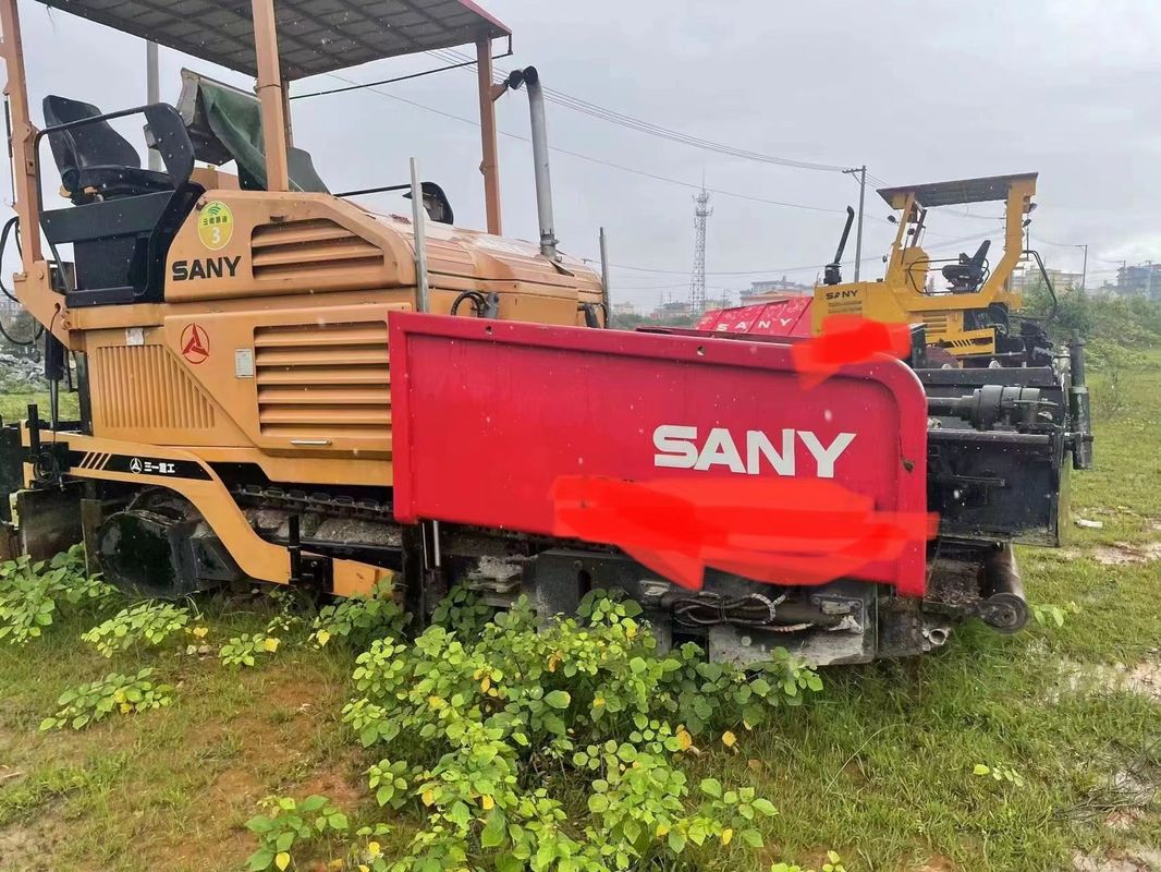 Δύο άξονες ημικυριόδρομο SANY DTU95C που χρησιμοποιείται συνήθως για τη μεταφορά βαρέων ή υπερμεγέθους φορτίων