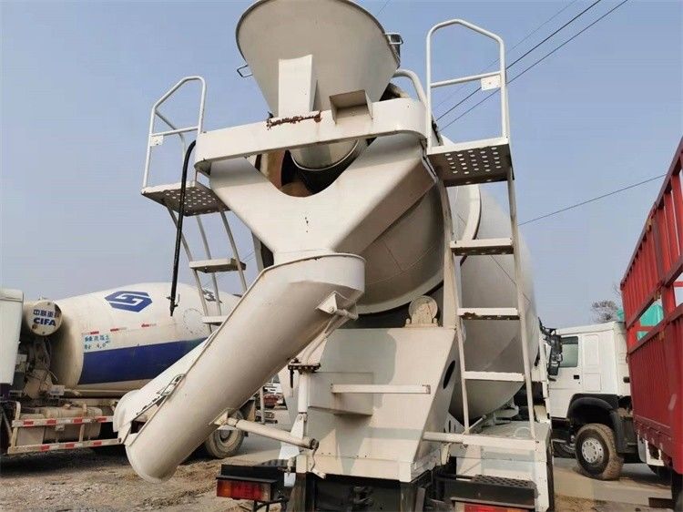 Δευτερεύον Shacman F3000 Τροχό Μείγματος Σιμέντου με ταχύτητα 20r/min