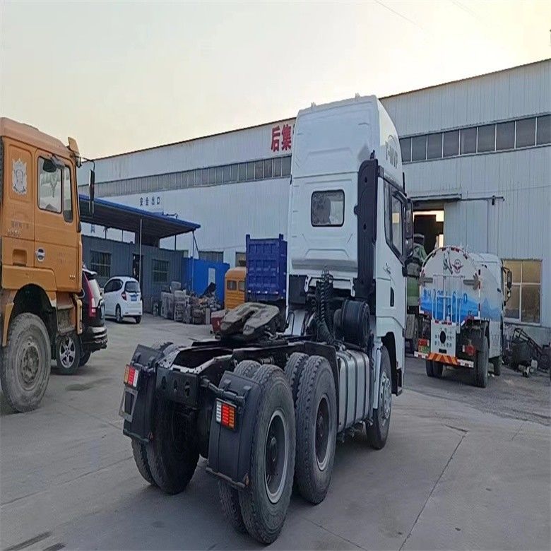 Δεύτερο χέρι Shacman 6 X 4 ADE X3000 με κανονικό κάθισμα οδηγού και χειροκίνητο κιβώτιο ταχυτήτων