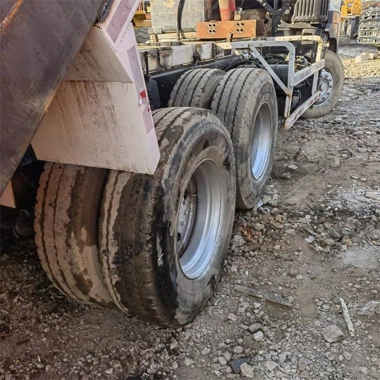 Χρησιμοποιούμενο σύστημα πολυμέσων HINO 6*4 βαρύ φορτίο 700 φορτηγό σκουπιδιών για βαριές κατασκευές