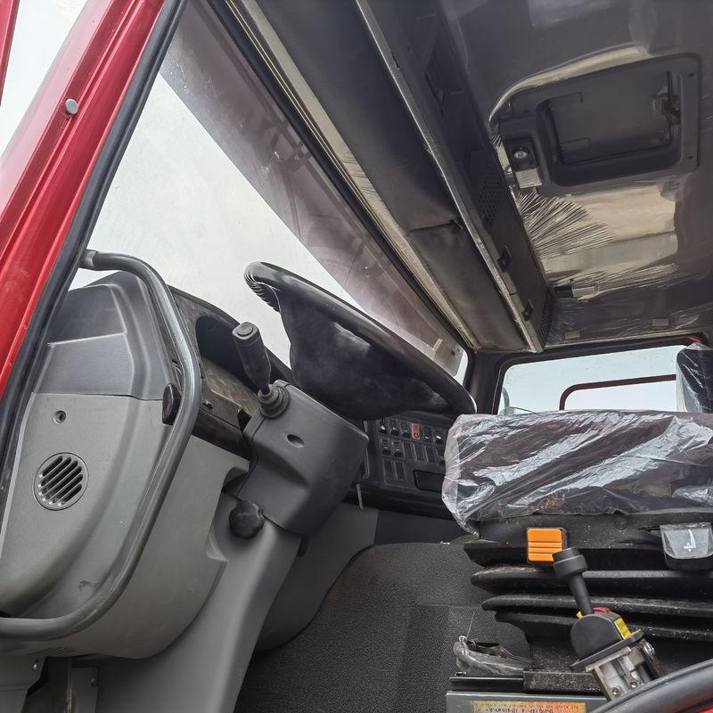 Χρησιμοποιούμενο φορτηγό 371hp Howo 6x4 φορτηγό με σύστημα πολυμέσων 10 τροχών