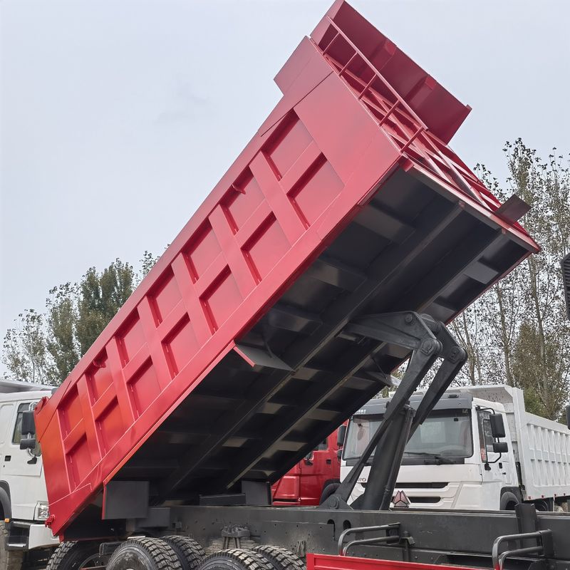 Χρησιμοποιούμενο φορτηγό 371hp Howo 6x4 φορτηγό με σύστημα πολυμέσων 10 τροχών