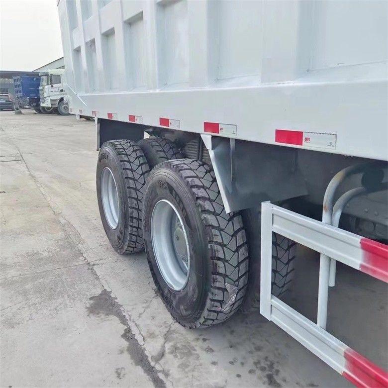 Συστήματα πολυμέσων Εξοπλισμένο 6x4 Howo Dump Truck sinotruck 371 LHD με και αριστερό τιμόνι
