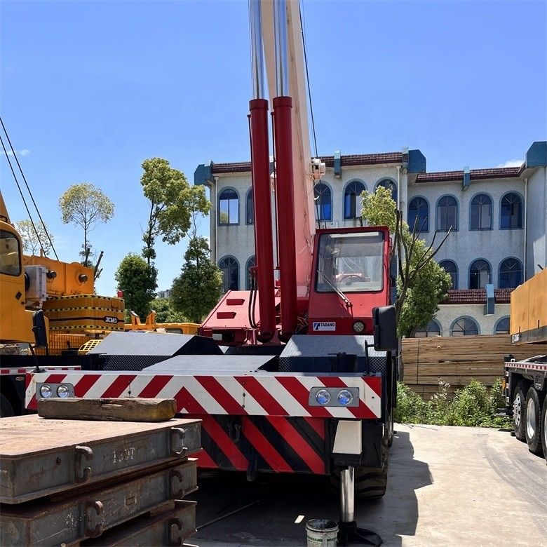 139.8kw Ακαθάριστη ισχύς Tadano TR-500EX Χρησιμοποιούμενος γερανό με χωρητικότητα 50 τόνων και χωρητικότητα καυσίμου 250L