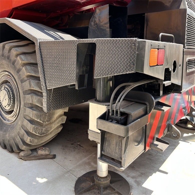 139.8kw Ακαθάριστη ισχύς Tadano TR-500EX Χρησιμοποιούμενος γερανό με χωρητικότητα 50 τόνων και χωρητικότητα καυσίμου 250L