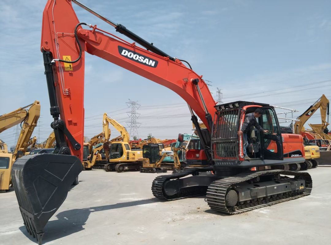 Χρησιμοποιούμενος σκάφος DOOSAN Crawler Excavator DX300LC-9C Υψόμετρο μεταφοράς 3.475M Υψηλή απόδοση
