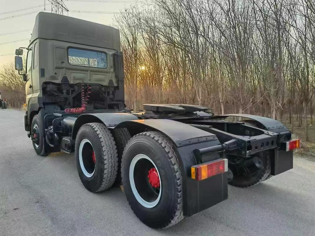 Χρησιμοποιημένο Τράκτορας HINO 700 Μήκος Μεταφοράς 7.18 M Αρχικό Χρώμα