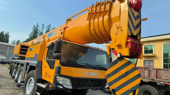 Χρησιμοποιούμενος γερανό υψηλής ποιότητας XCMG 200 τόνων σε καλή κατάσταση